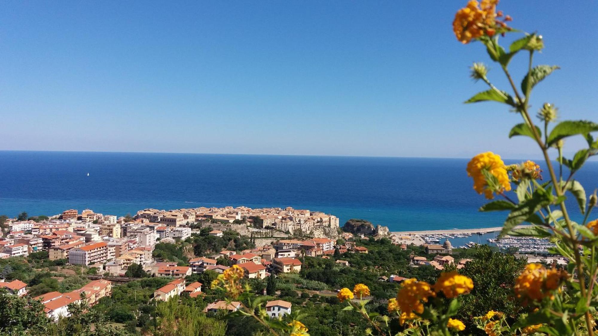 Le Mulinare - Bed & Breakfast Drapia Buitenkant foto